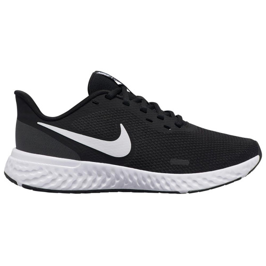 Nike Revolution 5